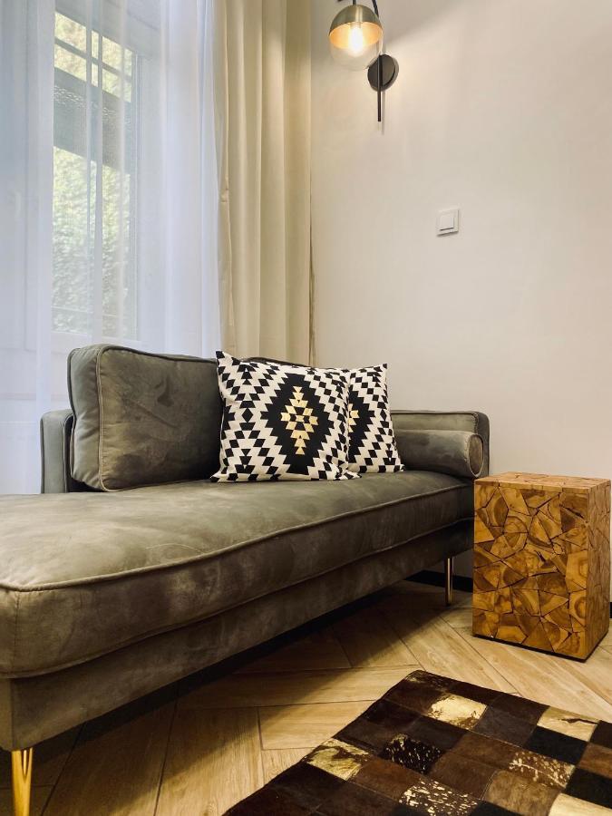 Apartment Premium Jacuzzi For Couples, Old Town Krasków Exteriör bild