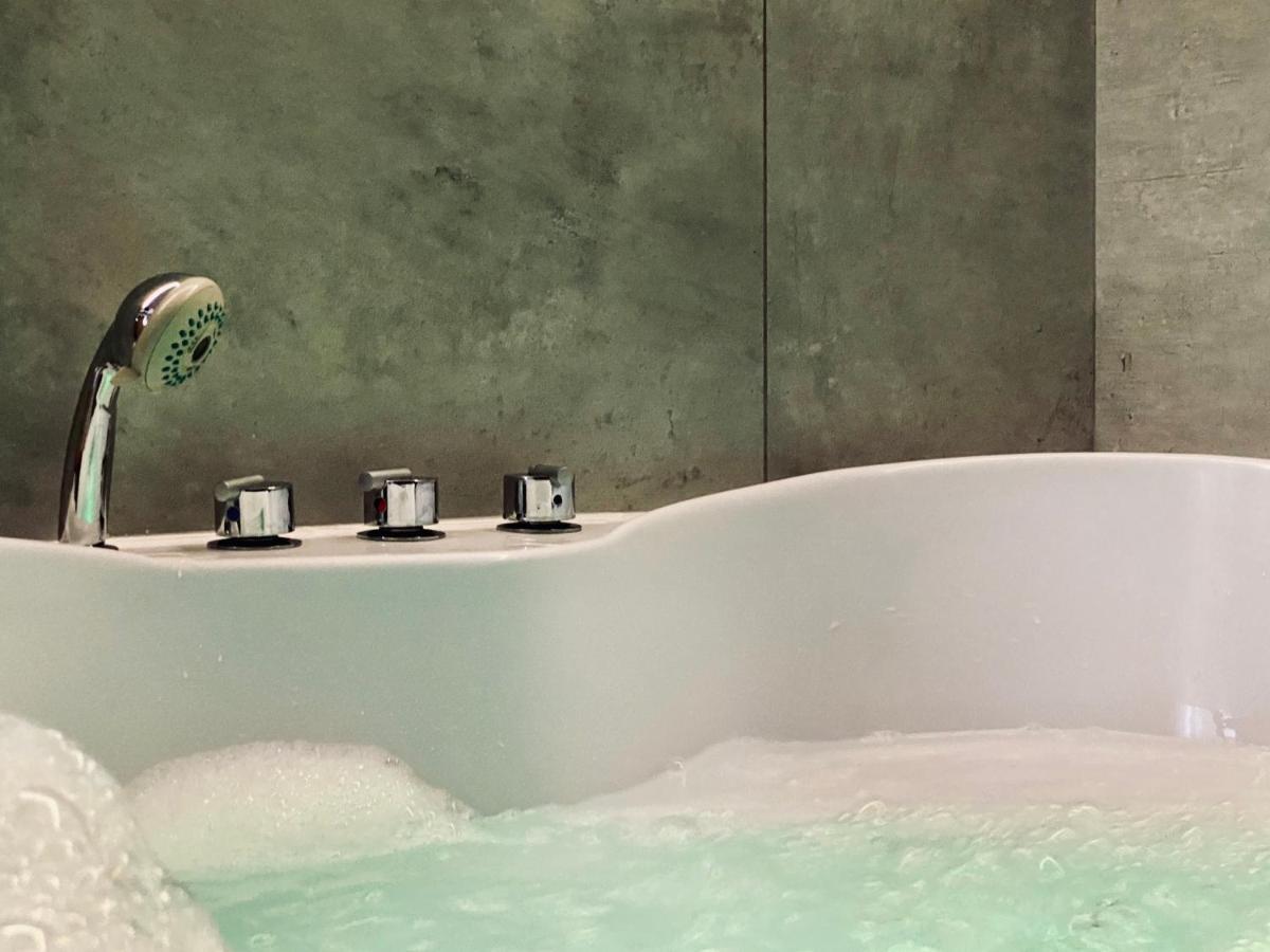 Apartment Premium Jacuzzi For Couples, Old Town Krasków Exteriör bild