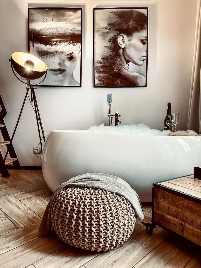 Apartment Premium Jacuzzi For Couples, Old Town Krasków Exteriör bild
